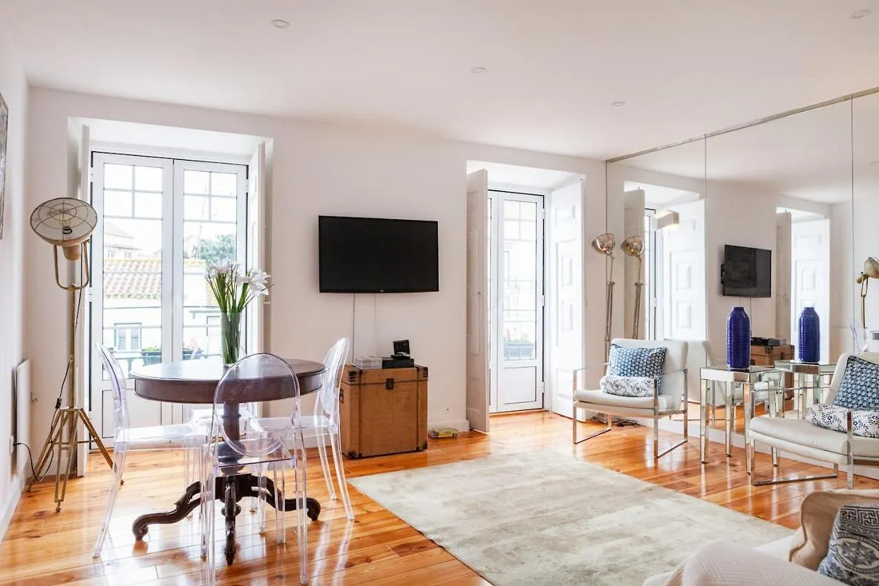 Alfama Delight Panoramic River And Historic City Views 3 Bedrooms And 2 Bathrooms Ac 18Th Century Building Lisboa