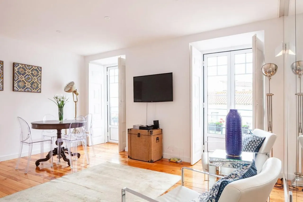 Alfama Delight Panoramic River And Historic City Views 3 Bedrooms And 2 Bathrooms Ac 18Th Century Building Lisboa Portugal