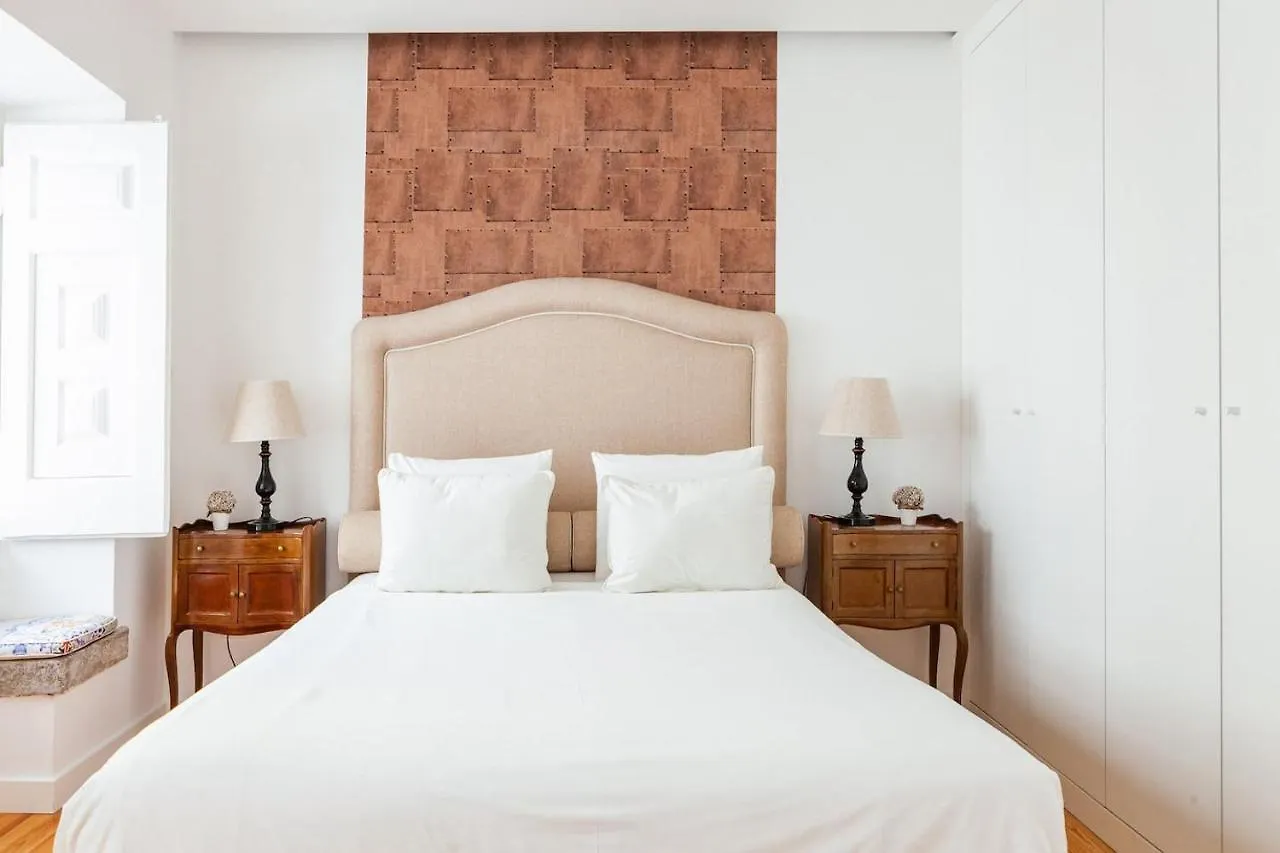 Alfama Delight Panoramic River And Historic City Views 3 Bedrooms And 2 Bathrooms Ac 18Th Century Building Lisboa Portugal