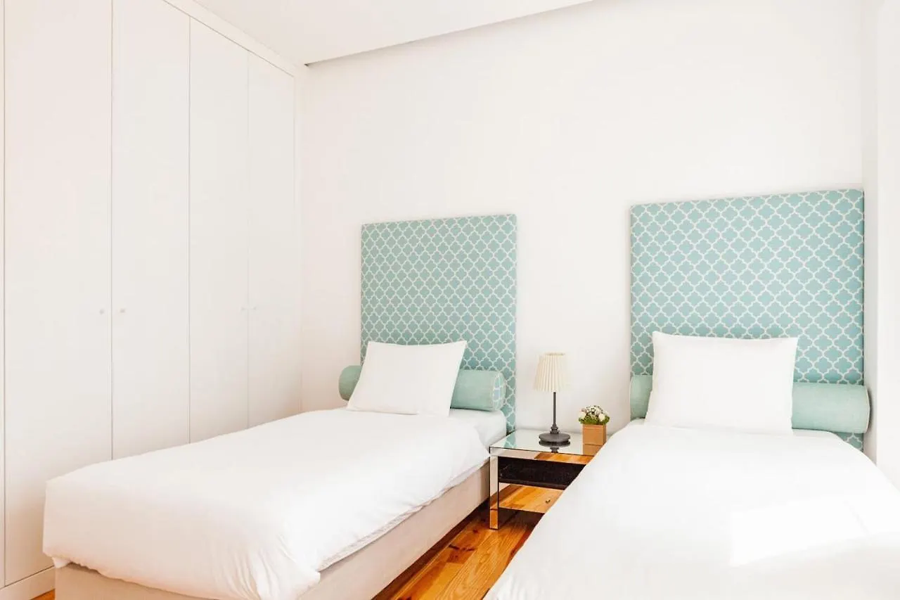 Alfama Delight Panoramic River And Historic City Views 3 Bedrooms And 2 Bathrooms Ac 18Th Century Building Lisboa 0*,  Portugal