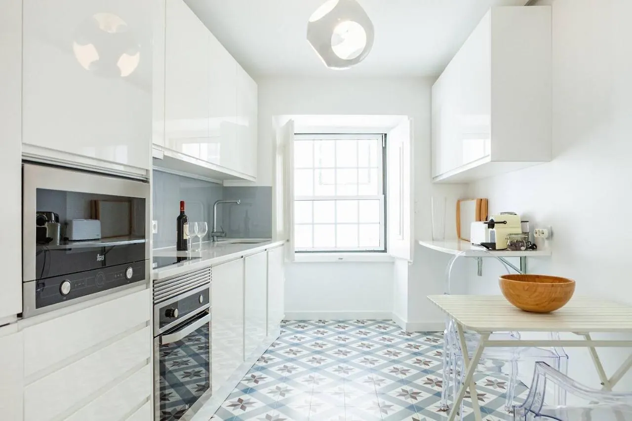 Alfama Delight Panoramic River And Historic City Views 3 Bedrooms And 2 Bathrooms Ac 18Th Century Building Lisboa Lägenhet