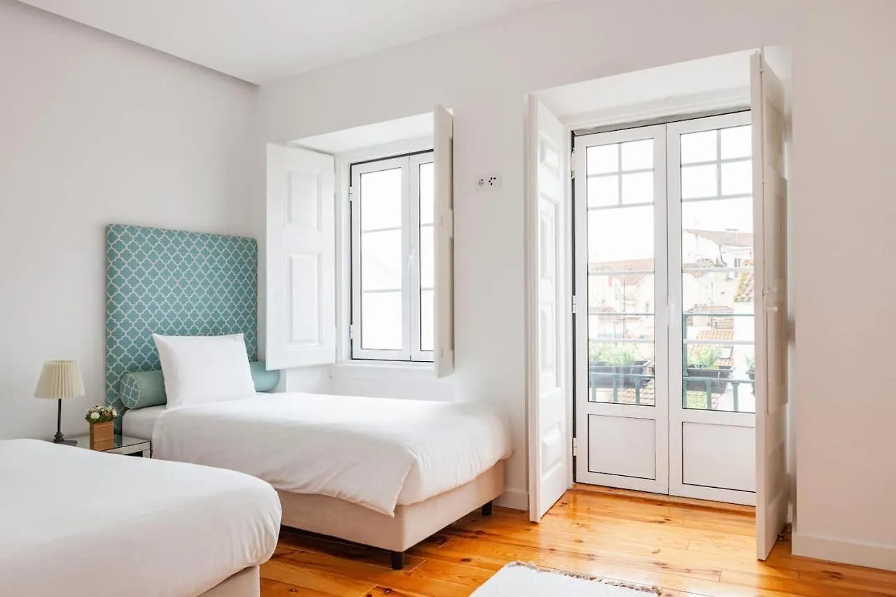 Alfama Delight Panoramic River And Historic City Views 3 Bedrooms And 2 Bathrooms Ac 18Th Century Building Lisboa Portugal