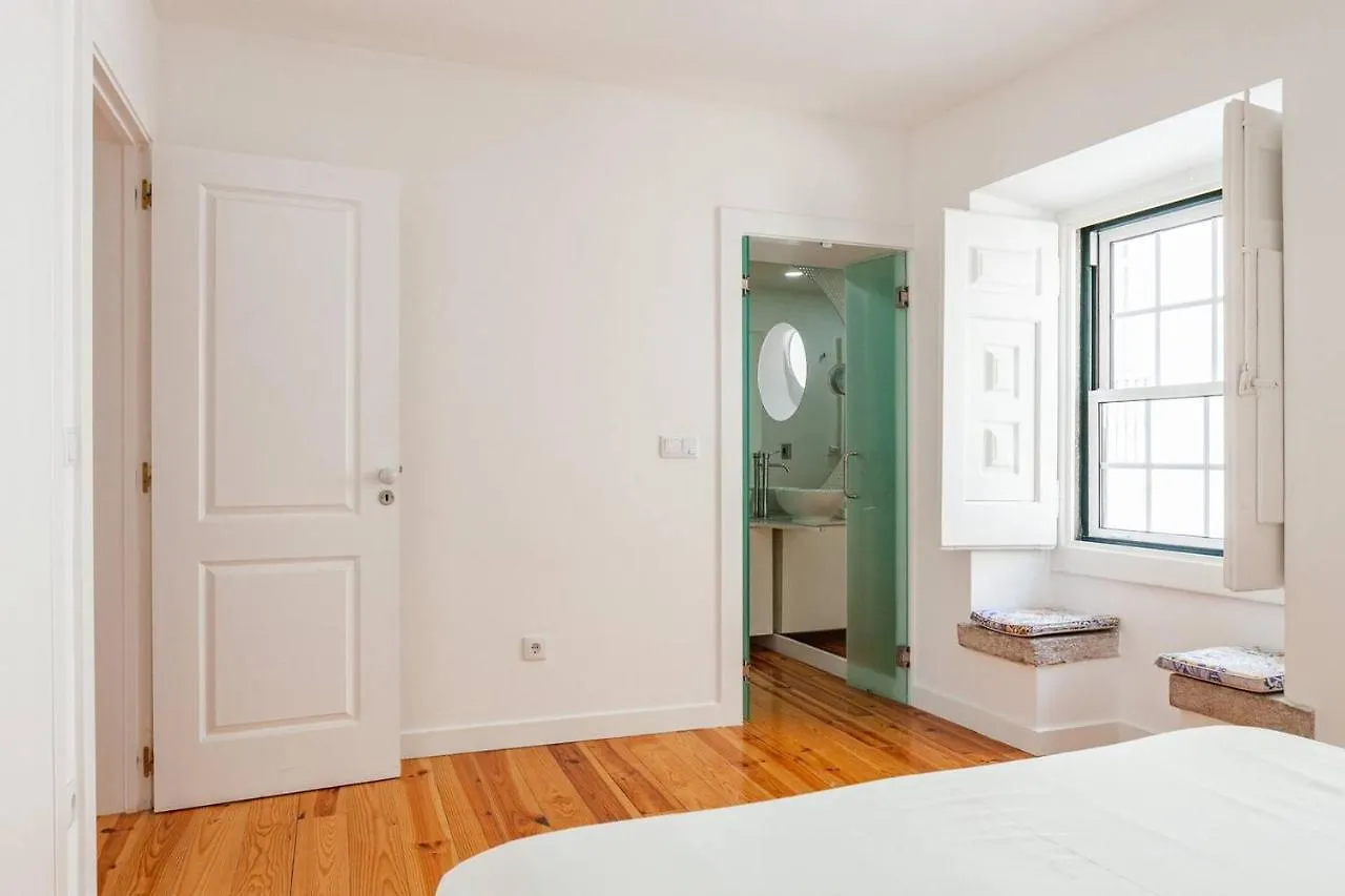 Alfama Delight Panoramic River And Historic City Views 3 Bedrooms And 2 Bathrooms Ac 18Th Century Building Lisboa Lägenhet