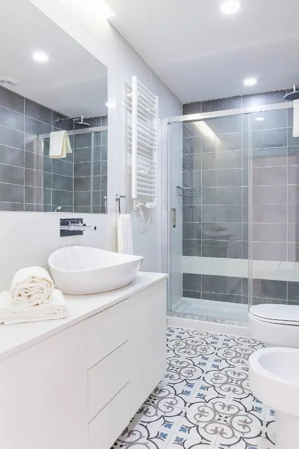 Alfama Delight Panoramic River And Historic City Views 3 Bedrooms And 2 Bathrooms Ac 18Th Century Building Lisbona