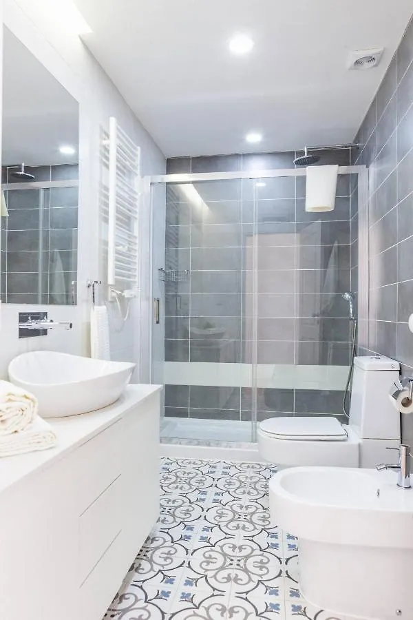 Alfama Delight Panoramic River And Historic City Views 3 Bedrooms And 2 Bathrooms Ac 18Th Century Building Lisbona 0*,