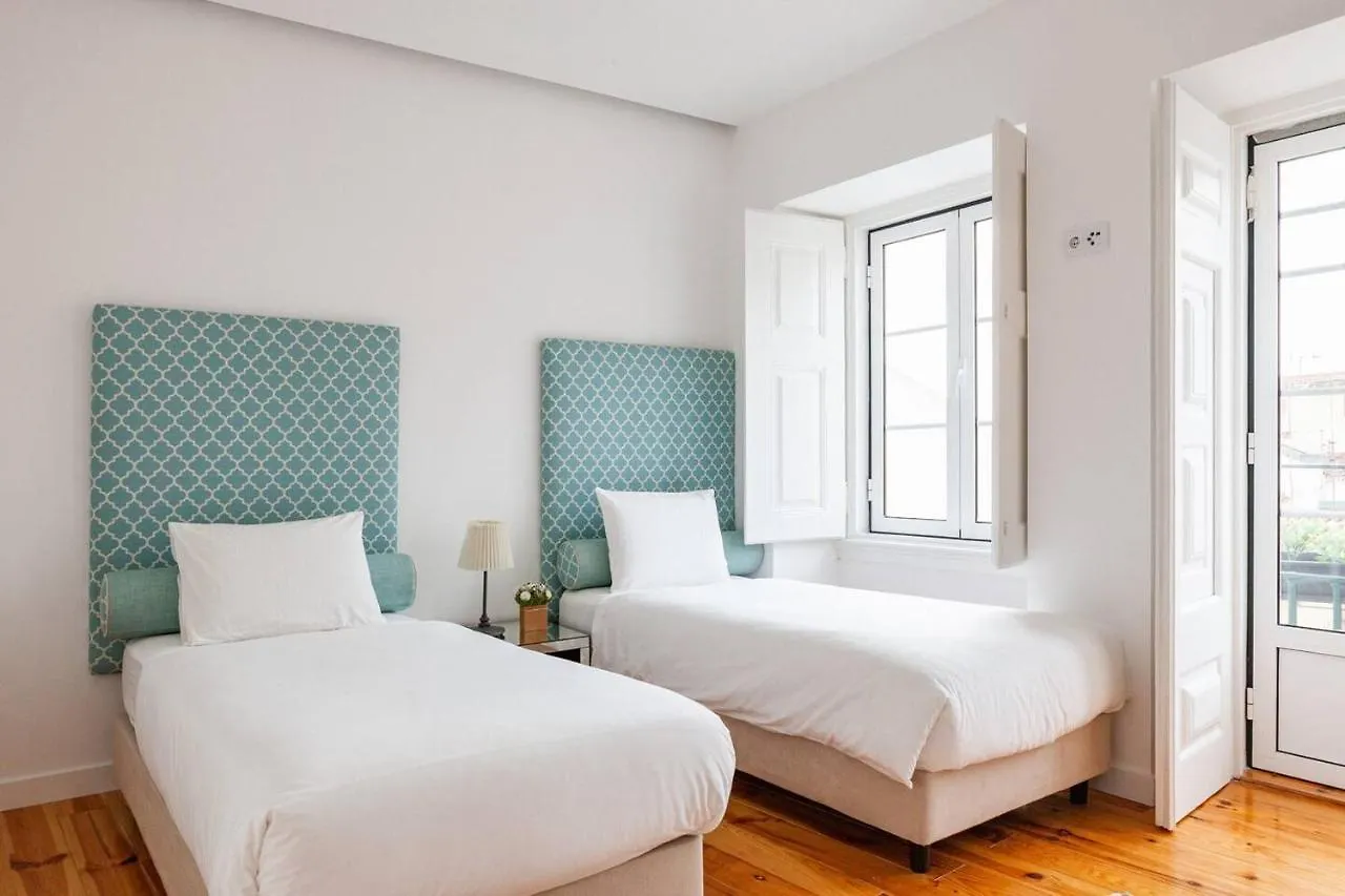 דירה ליסבון Alfama Delight Panoramic River And Historic City Views 3 Bedrooms And 2 Bathrooms Ac 18Th Century Building פורטוגל