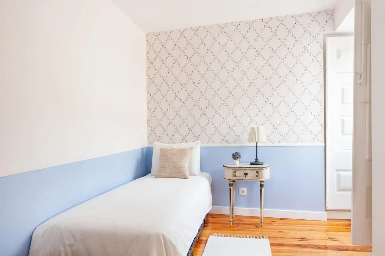 דירה ליסבון Alfama Delight Panoramic River And Historic City Views 3 Bedrooms And 2 Bathrooms Ac 18Th Century Building פורטוגל